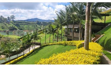 VENTA DE CASA CAMPESTRE CON ACCESO AL EMBALSE DE GUATAPÉ