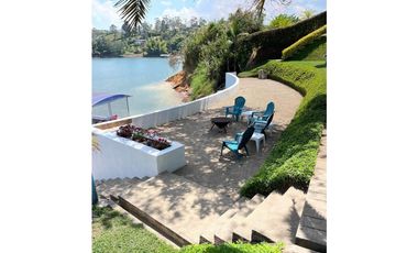 VENTA DE CASA CAMPESTRE CON ACCESO AL EMBALSE DE GUATAPÉ