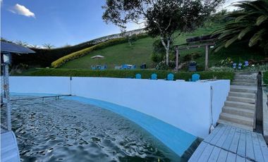 VENTA DE CASA CAMPESTRE CON ACCESO AL EMBALSE DE GUATAPÉ