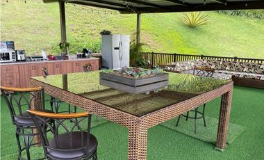 VENTA DE CASA CAMPESTRE CON ACCESO AL EMBALSE DE GUATAPÉ