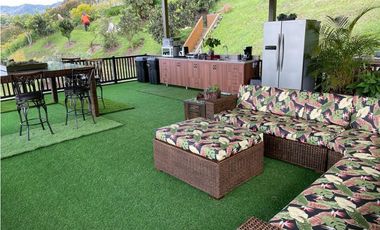 VENTA DE CASA CAMPESTRE CON ACCESO AL EMBALSE DE GUATAPÉ