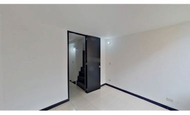 Casa en conjunto cerrado en venta en barrio El Pino, Suba