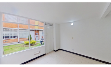 Casa en conjunto cerrado en venta en barrio El Pino, Suba