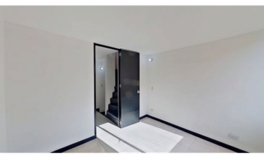 Casa en conjunto cerrado en venta en barrio El Pino, Suba