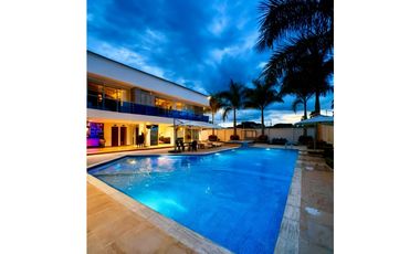 Casa campestre de lujo amoblada en venta - Parcelación en Rozo Palmira