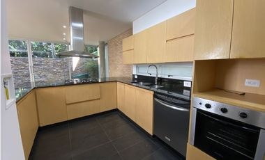 CASA EN ARRIENDO SECTOR LOMA DEL ATRAVESADO - ENVIGADO