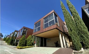 CASA EN ARRIENDO SECTOR LOMA DEL ATRAVESADO - ENVIGADO