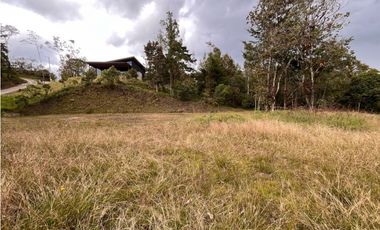 VENTA DE LOTE EN EL RETIRO EN UNIDAD CERRADA SECTOR PANTANILLO