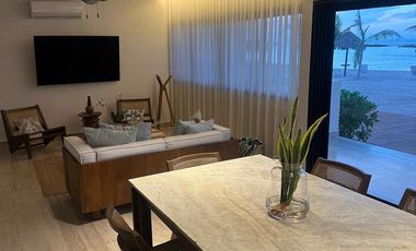 Villa en venta frente al mar (amueblada)* en Yucalpetén