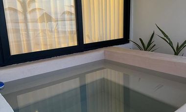 Villa en venta frente al mar (amueblada)* en Yucalpetén