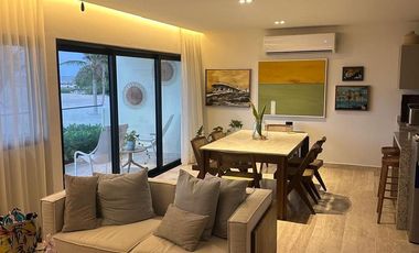 Villa en venta frente al mar (amueblada)* en Yucalpetén