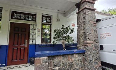 Oficina en Arriendo en Edo. Castillo Velasco / Metro Monseñor Eyzaguirre