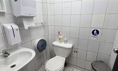 Oficina en Arriendo en Edo. Castillo Velasco / Metro Monseñor Eyzaguirre