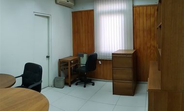 Oficina en Arriendo en Edo. Castillo Velasco / Metro Monseñor Eyzaguirre