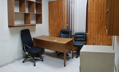 Oficina en Arriendo en Edo. Castillo Velasco / Metro Monseñor Eyzaguirre