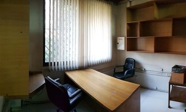 Oficina en Arriendo en Edo. Castillo Velasco / Metro Monseñor Eyzaguirre