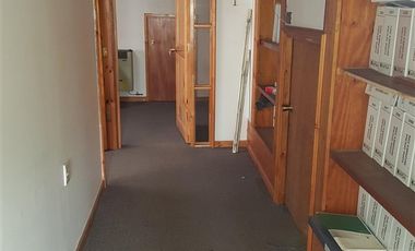 Oficina en Arriendo en Edo. Castillo Velasco / Metro Monseñor Eyzaguirre
