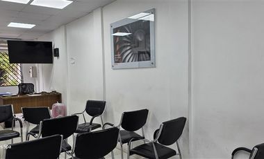 Oficina en Arriendo en Edo. Castillo Velasco / Metro Monseñor Eyzaguirre