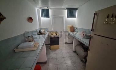 Casa en venta de 1 planta Salinas, 3 cuartos, 1.5 Baños, romodelada. LuisN.