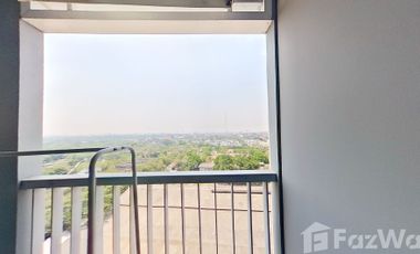 Beautiful 1 Bedroom unit with open view and direct BTS access