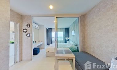 Beautiful 1 Bedroom unit with open view and direct BTS access