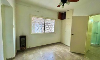 Chalet en alquiler en Castelar Norte