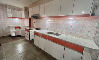 Chalet en alquiler en Castelar Norte