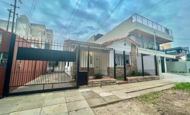 Chalet en alquiler en Castelar Norte