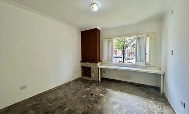 Chalet en alquiler en Castelar Norte