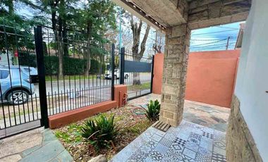 Chalet en alquiler en Castelar Norte