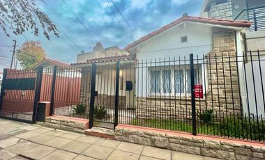 Chalet en alquiler en Castelar Norte
