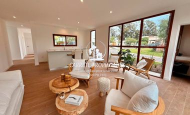 Casa en venta Minimalista y Moderna amoblada. Santa Elena. Pilar