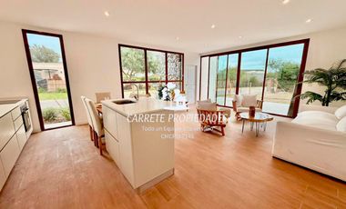 Casa en venta Minimalista y Moderna amoblada. Santa Elena. Pilar