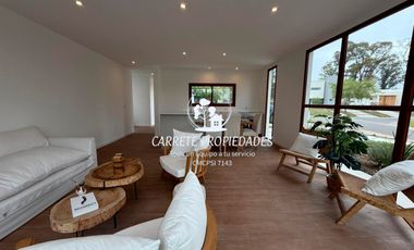 Casa en venta Minimalista y Moderna amoblada. Santa Elena. Pilar