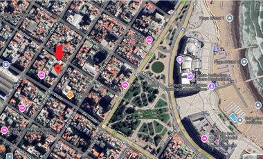 Venta Cochera fija cubierta con baulera. Zona Centro