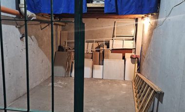 Venta Cochera fija cubierta con baulera. Zona Centro