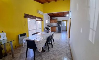 CASA 2 DORM COCHERA PATIO Y QUINCHO G. BAIGORRIA