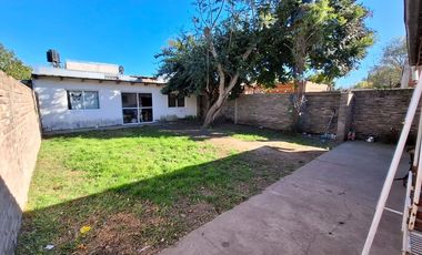 CASA 2 DORM COCHERA PATIO Y QUINCHO G. BAIGORRIA