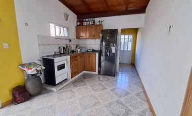 CASA 2 DORM COCHERA PATIO Y QUINCHO G. BAIGORRIA