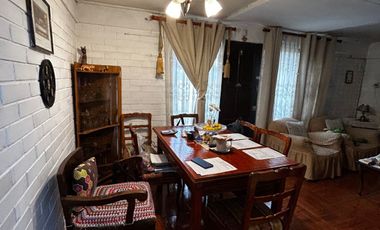 Casa en venta de 4 dormitorios c/ estacionamiento en Rojas Magallanes