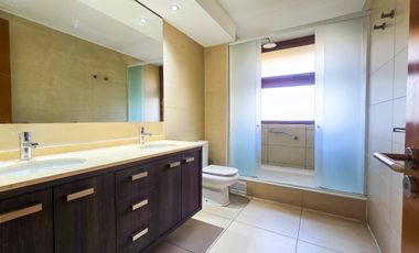 Departamento en arriendo c/ estacionamiento en Jardín Del Este