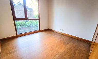 Departamento en arriendo c/ estacionamiento en Jardín Del Este