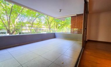 Departamento en arriendo c/ estacionamiento en Jardín Del Este