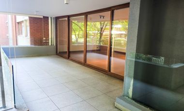 Departamento en arriendo c/ estacionamiento en Jardín Del Este