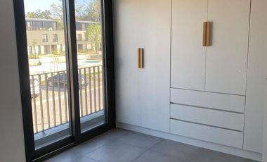 Town House en venta Oliden Joven, Del Viso Pilar