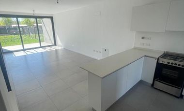 Town House en venta Oliden Joven, Del Viso Pilar