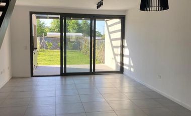 Town House en venta Oliden Joven, Del Viso Pilar