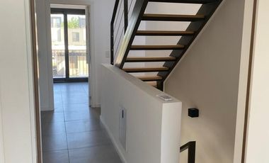 Town House en venta Oliden Joven, Del Viso Pilar