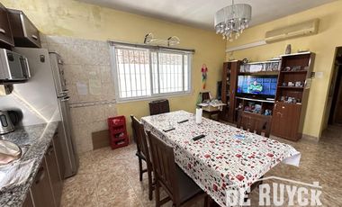 Casa 3 ambientes Quilmes Oeste a pasos de Calchaqui