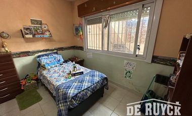 Casa 3 ambientes Quilmes Oeste a pasos de Calchaqui